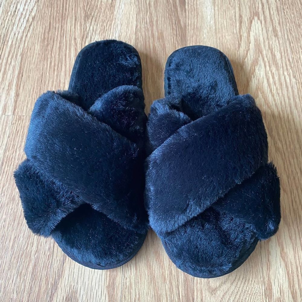 Fuzzy Criss Cross Indoor/Outdoor Sandal Slippers Size 38-39